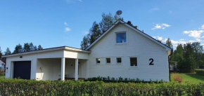 Villa Norrland, modern im skandinavischen Stil, mit Kamin, Garten und Saunafass, Vidsel